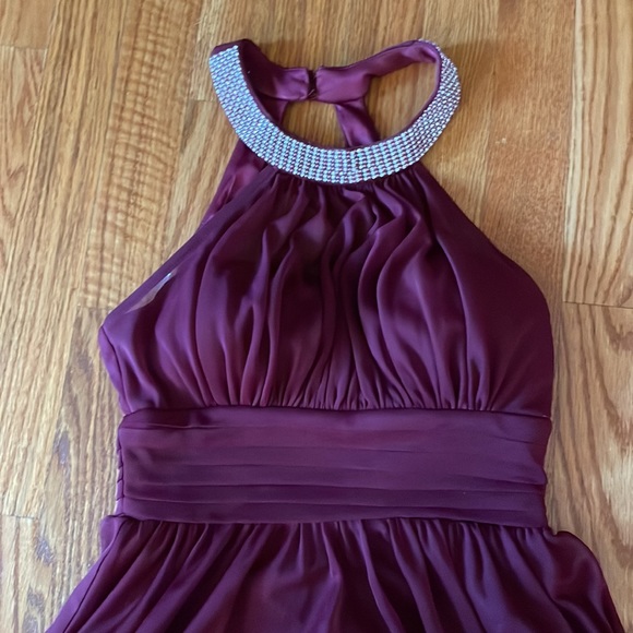Burgundy Dress Size:1 Pleated Worn 1x Gems along neckline - Picture 5 of 8